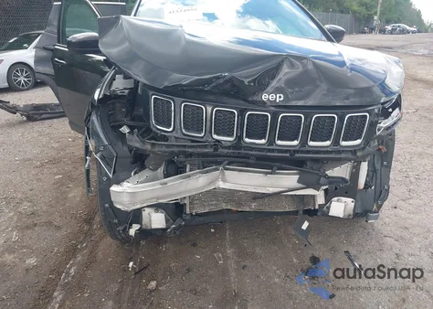 2019 Jeep Compass Latitude 4X4 z USA, uszkodzony, nr VIN 3C4NJDBB8KT834306